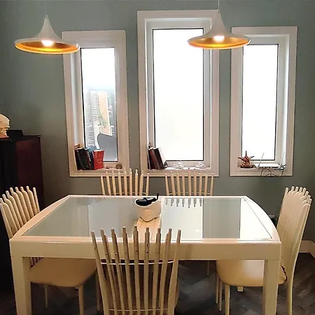 Apartment Seasons 1, Golem Kompleksi Dielli *